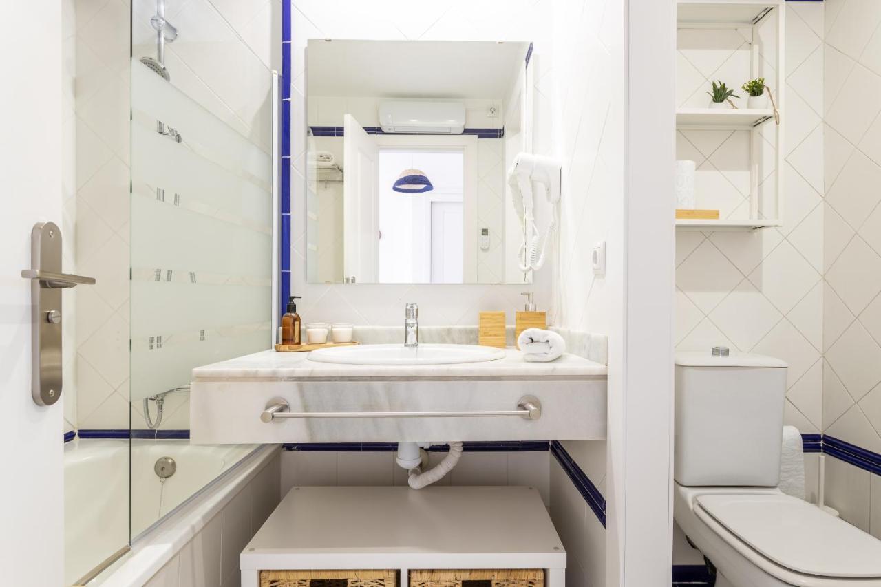 Oleholidays Romana Playa 223 Primera Linea Playa Apartment Marbella Bagian luar foto