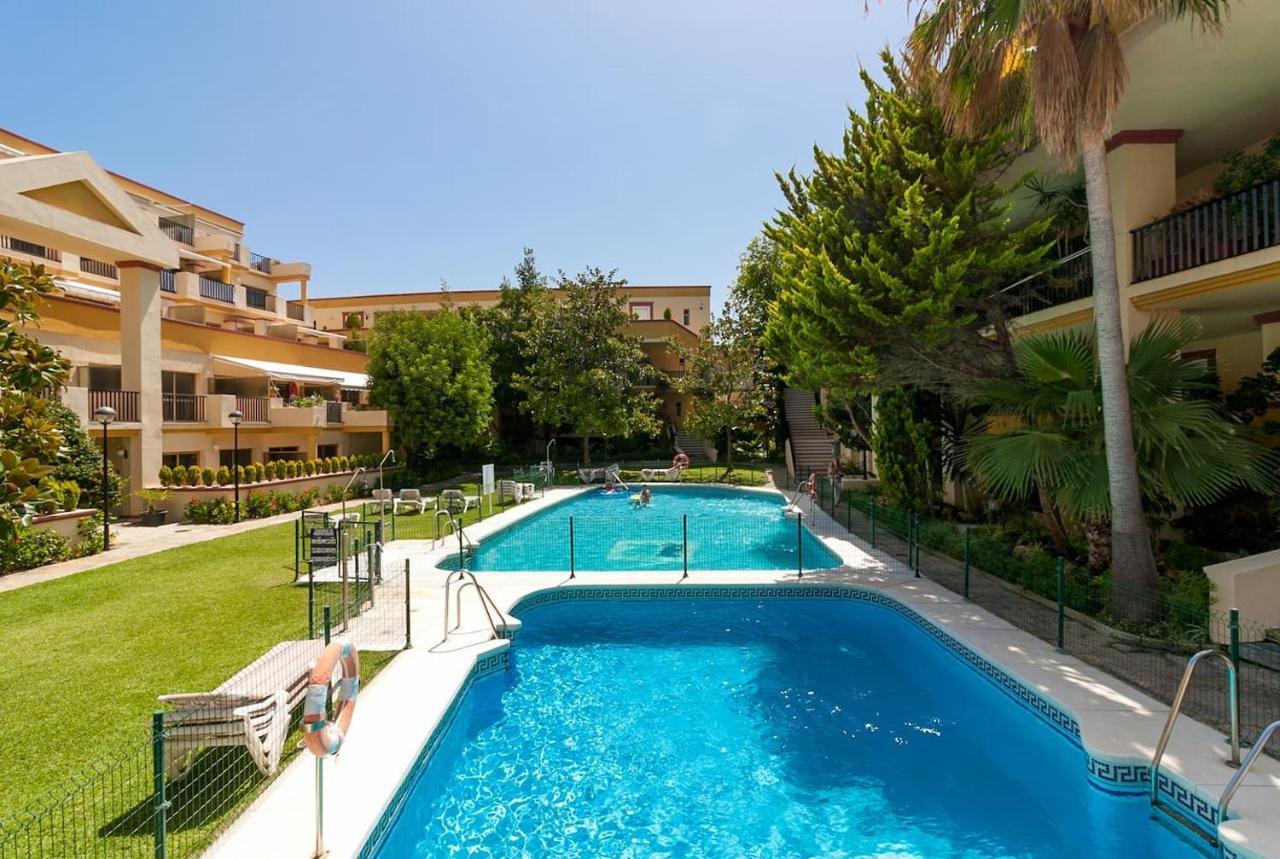 Oleholidays Romana Playa 223 Primera Linea Playa Apartment Marbella Bagian luar foto